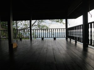 A quiet start to the day in the yoga sala